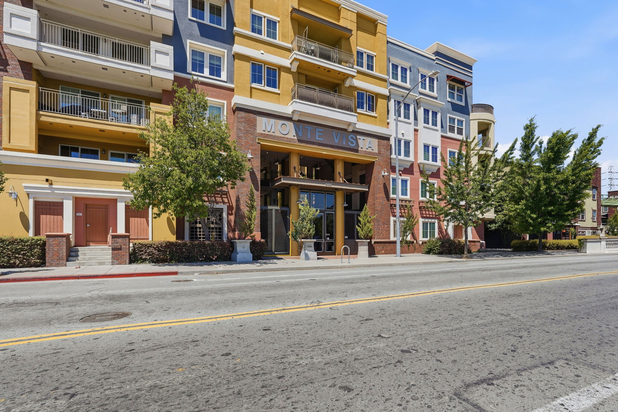 003_F8_809 Auzerais Ave 146