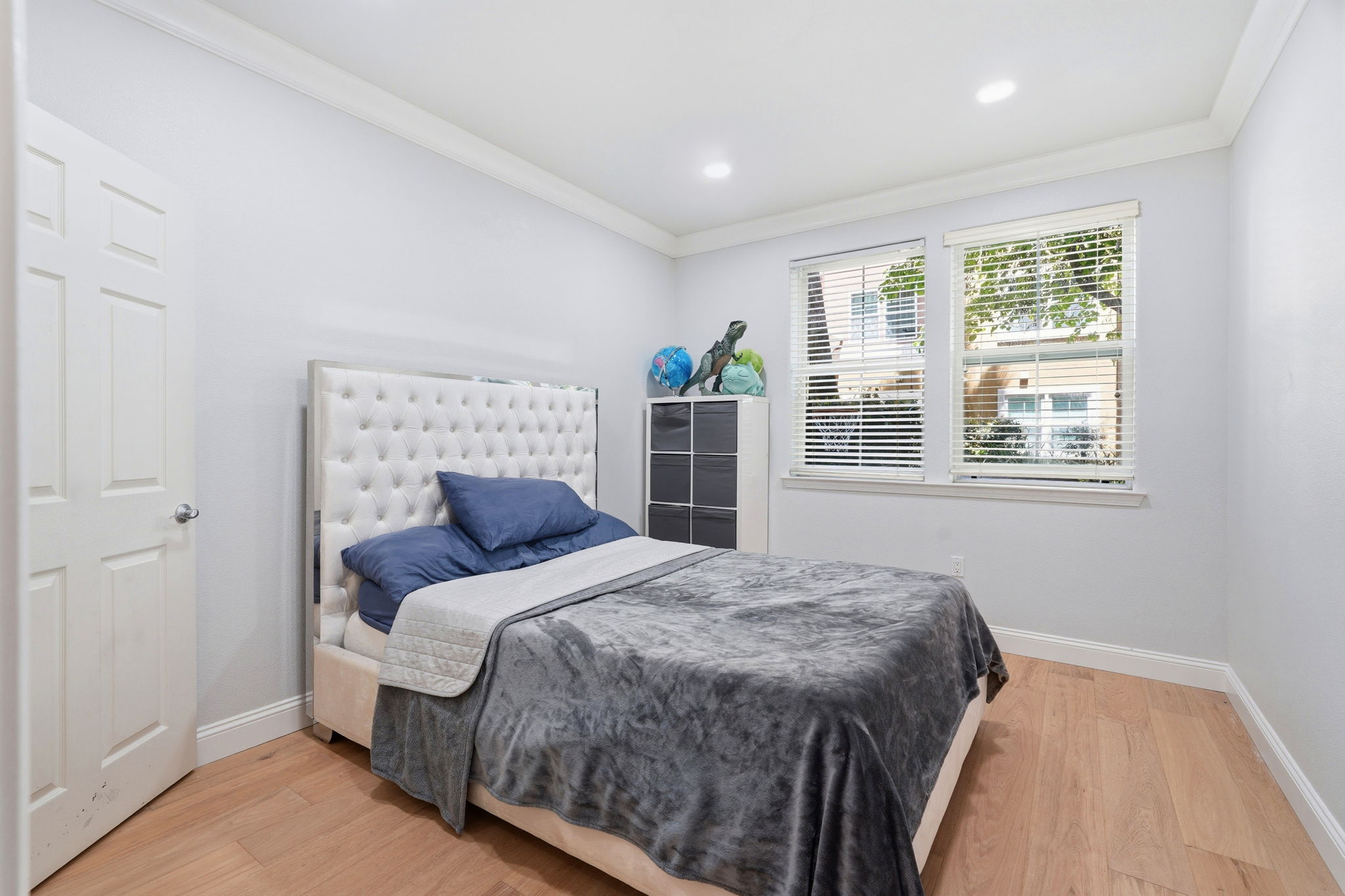 015_F8_809 Auzerais Ave 146
