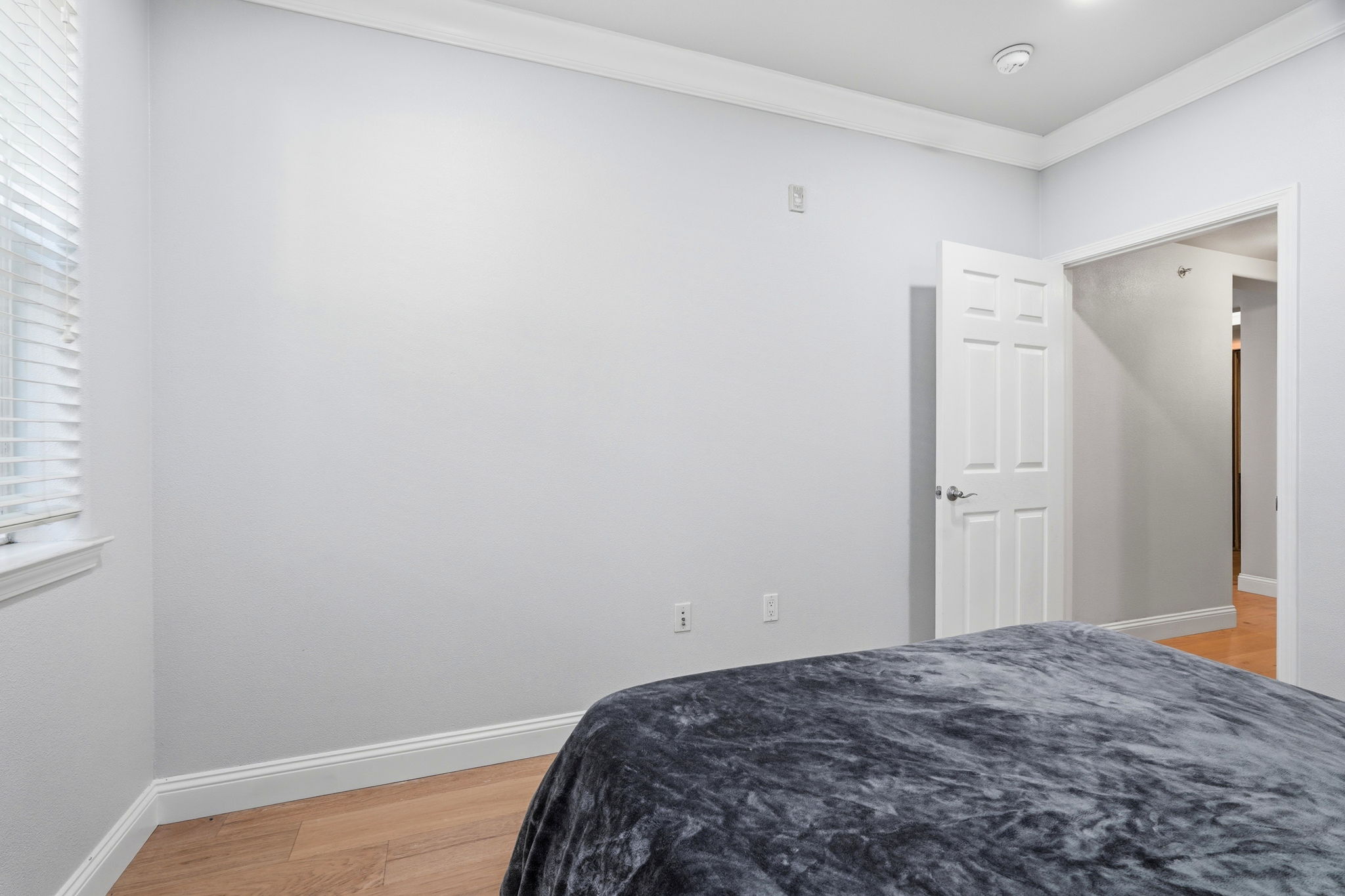 017_F8_809 Auzerais Ave 146