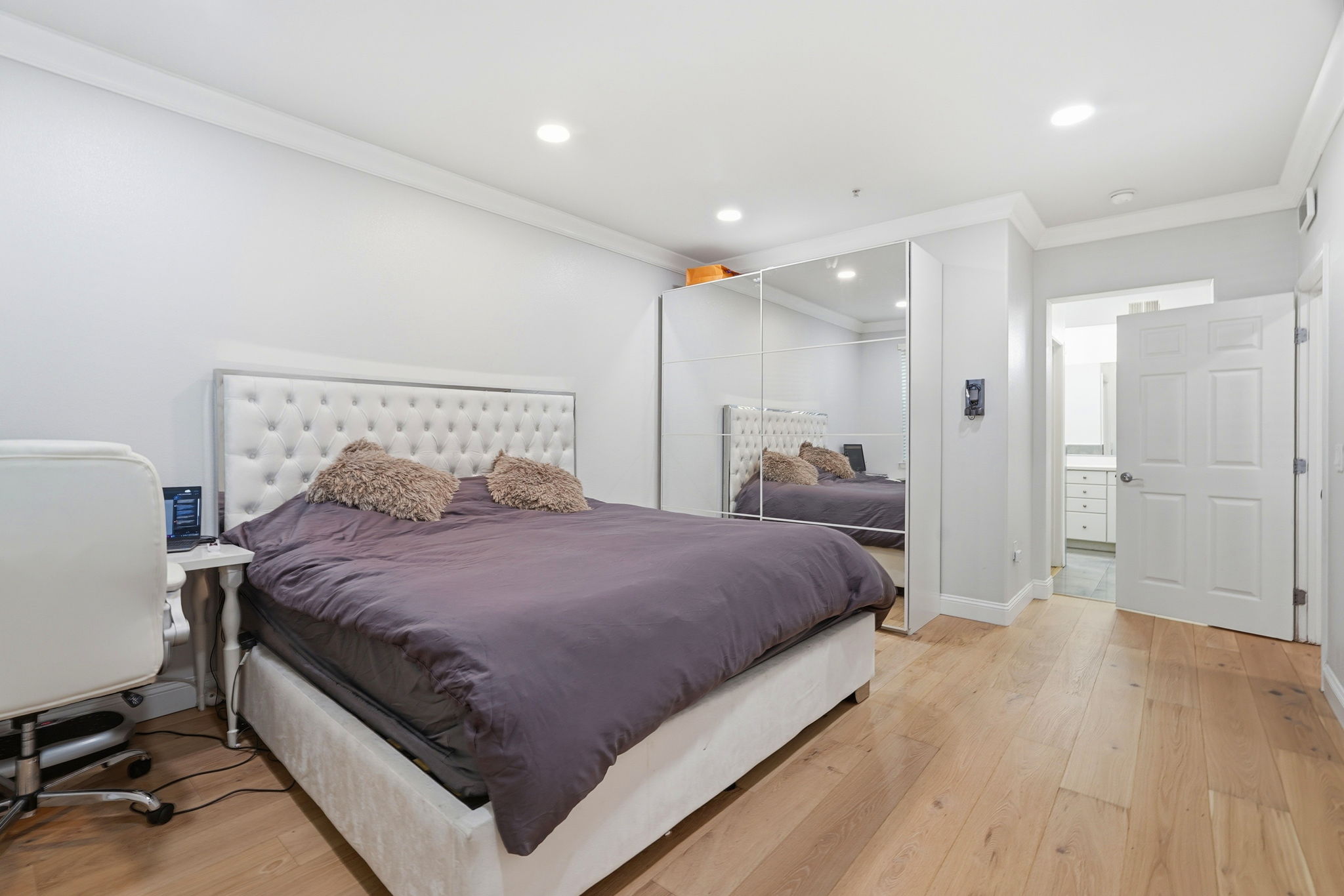 020_F8_809 Auzerais Ave 146