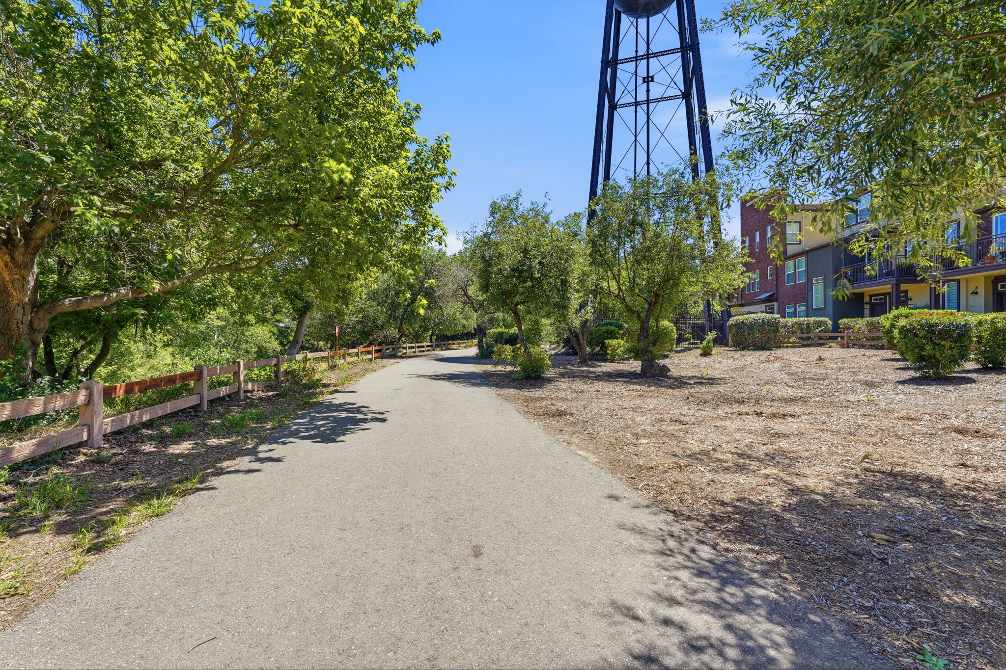 044_F8_809 Auzerais Ave 146