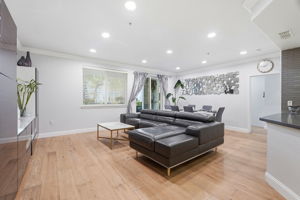005_F8_809 Auzerais Ave 146