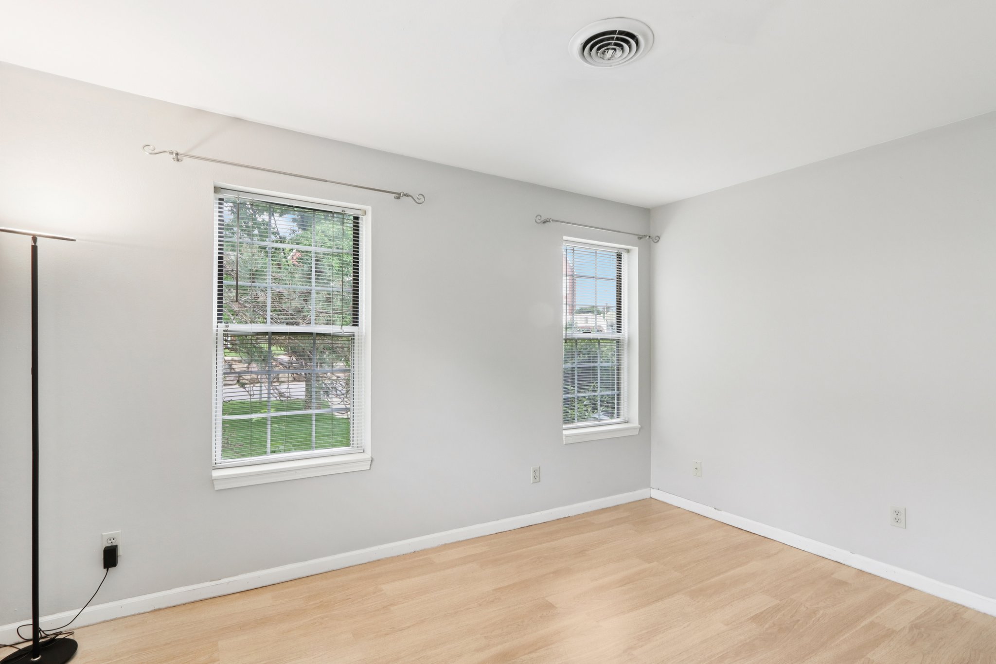 Harbor House Dr 4-0406-020.jpg