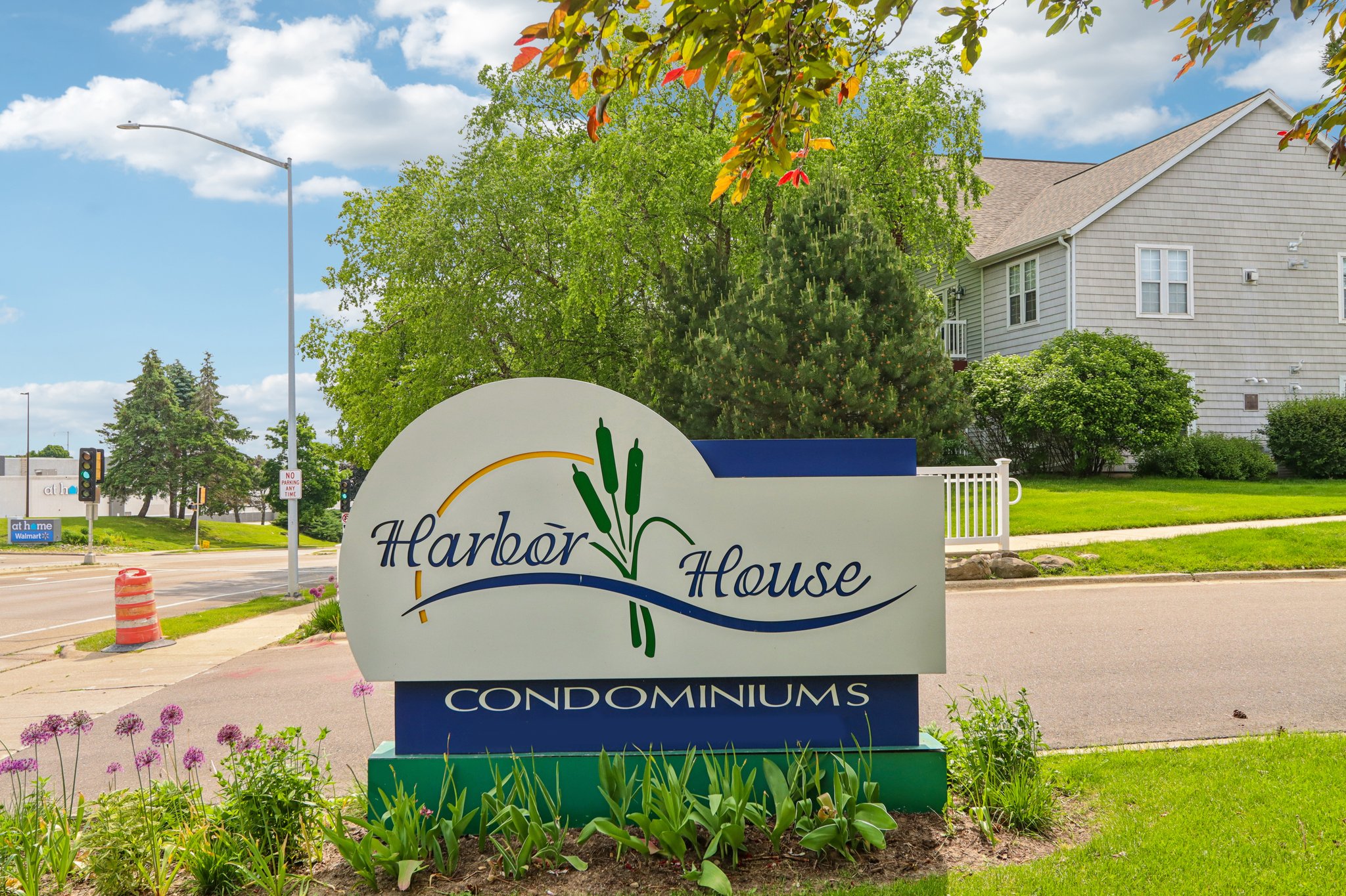 Harbor House Dr 4-0406-039.jpg