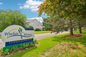 Harbor House Dr 4-0406-040.jpg