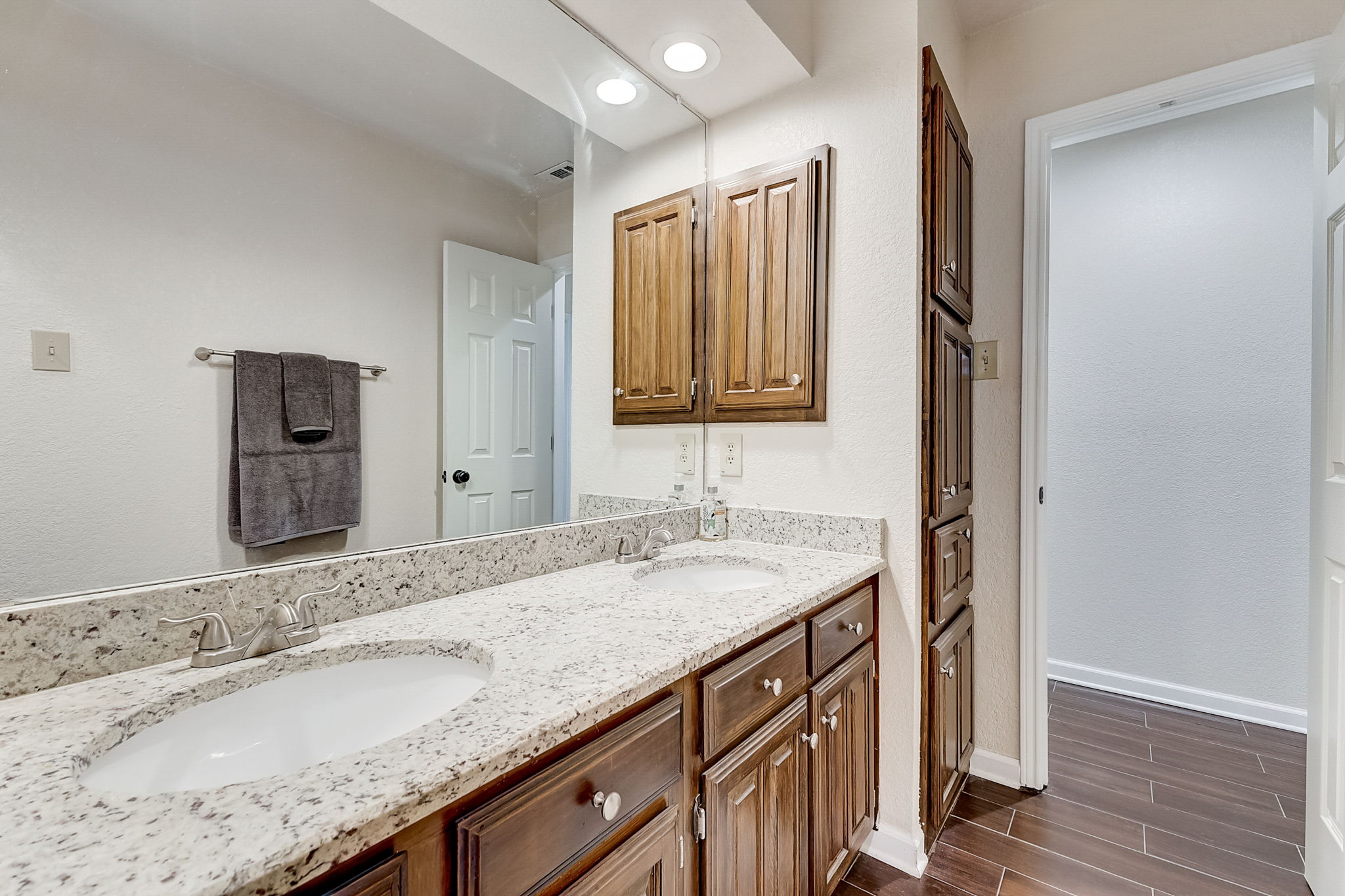Redcedar Way Dr-029