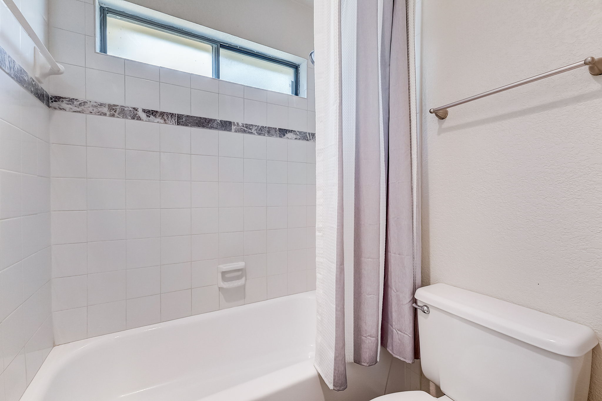 Redcedar Way Dr-030
