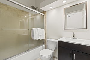 Bathroom 2 with vaulted ceilings