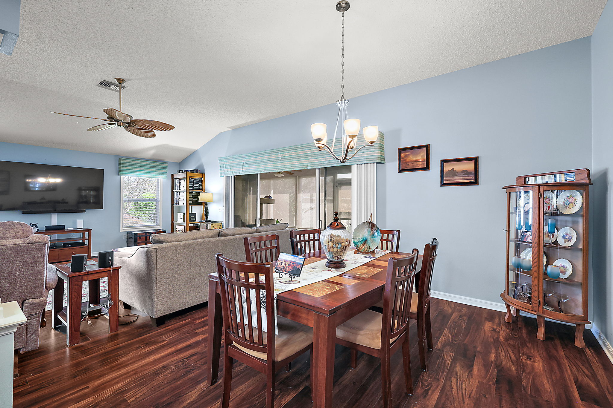 Living/Dining Room