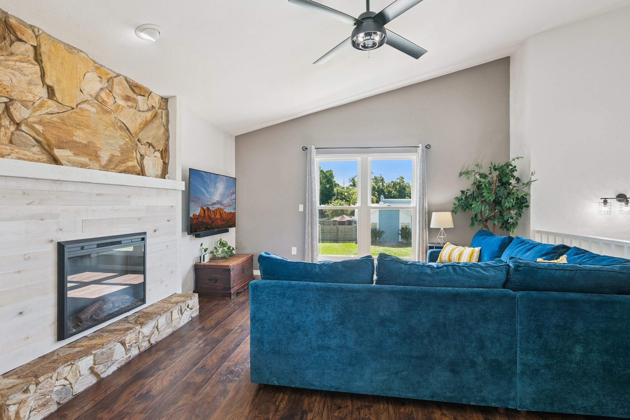 8096 Glenbrooke Ln - 016.jpg