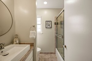  Photo 46