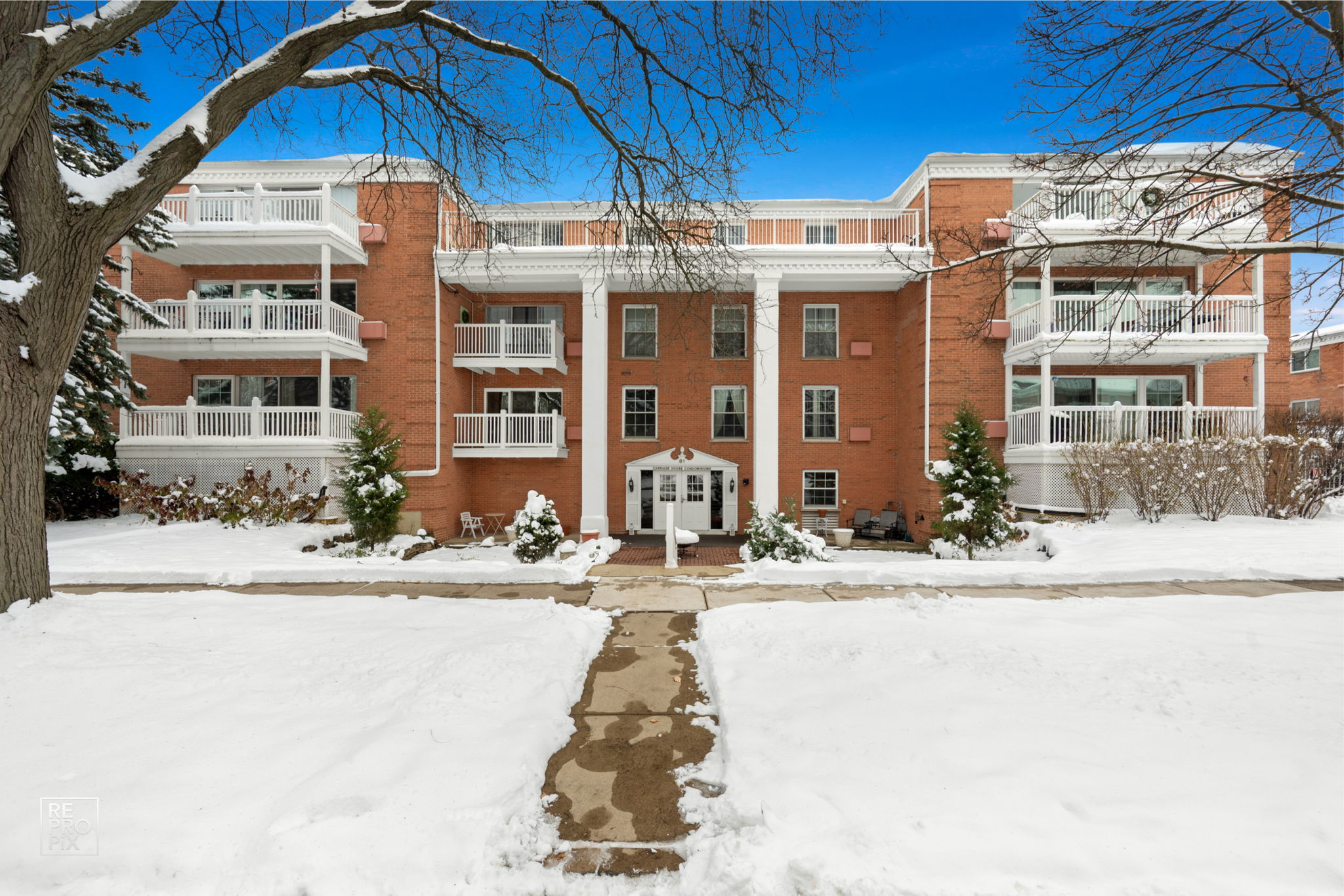 81 6th Ave 202, La Grange, IL 60525_001