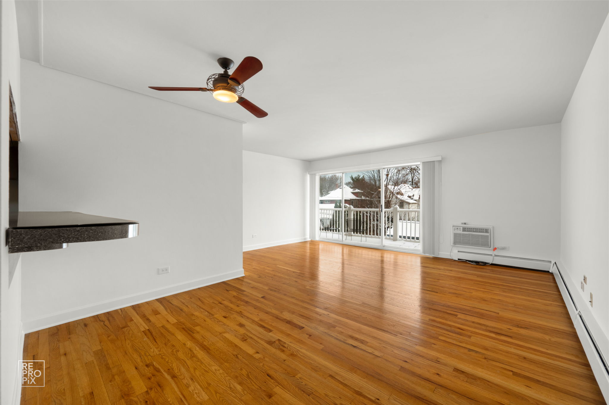 81 6th Ave 202, La Grange, IL 60525_002