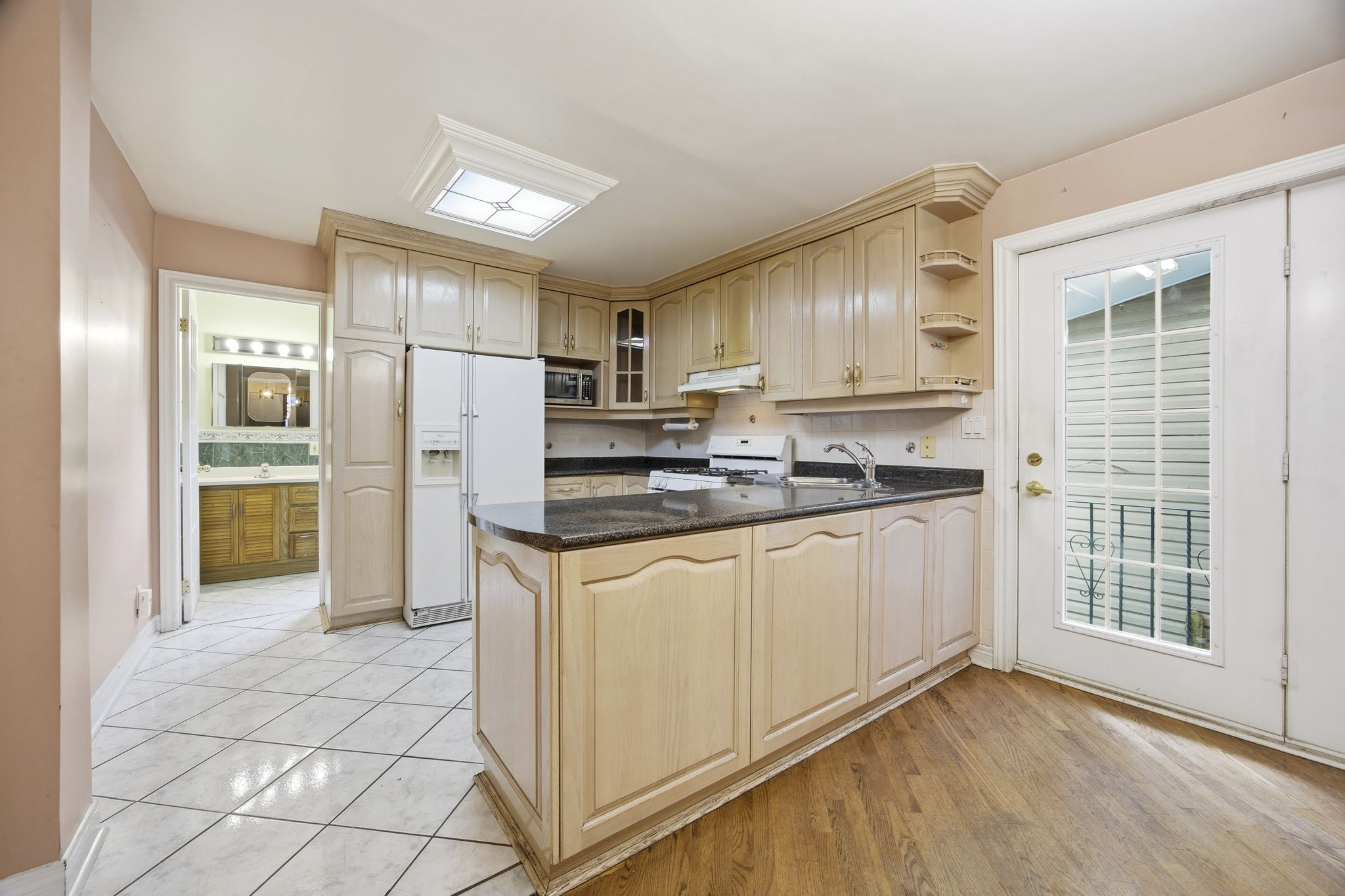  Photo 18