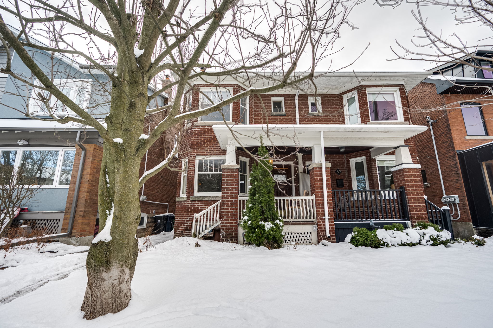 81 Benson Ave Toronto, ON M6G 2H7