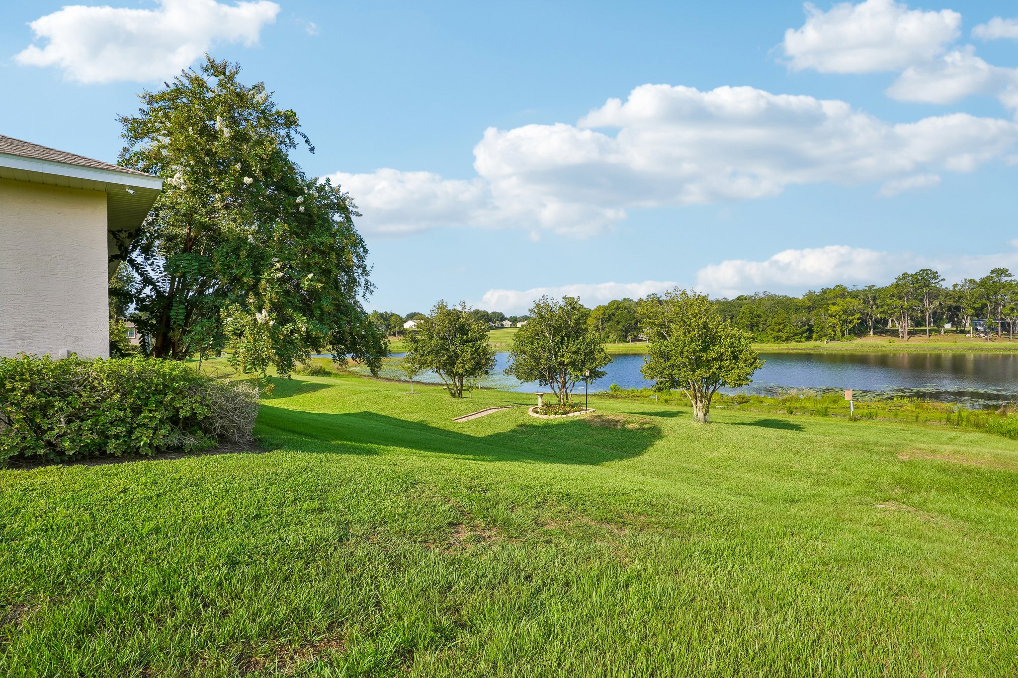Fairway Cir-S0108-042.jpg