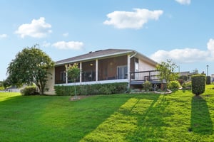 Fairway Cir-S0108-041.jpg