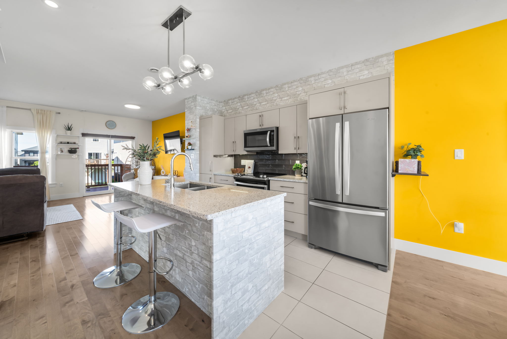  Photo 12