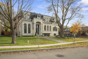 81 Upper Canada Dr, Toronto ON