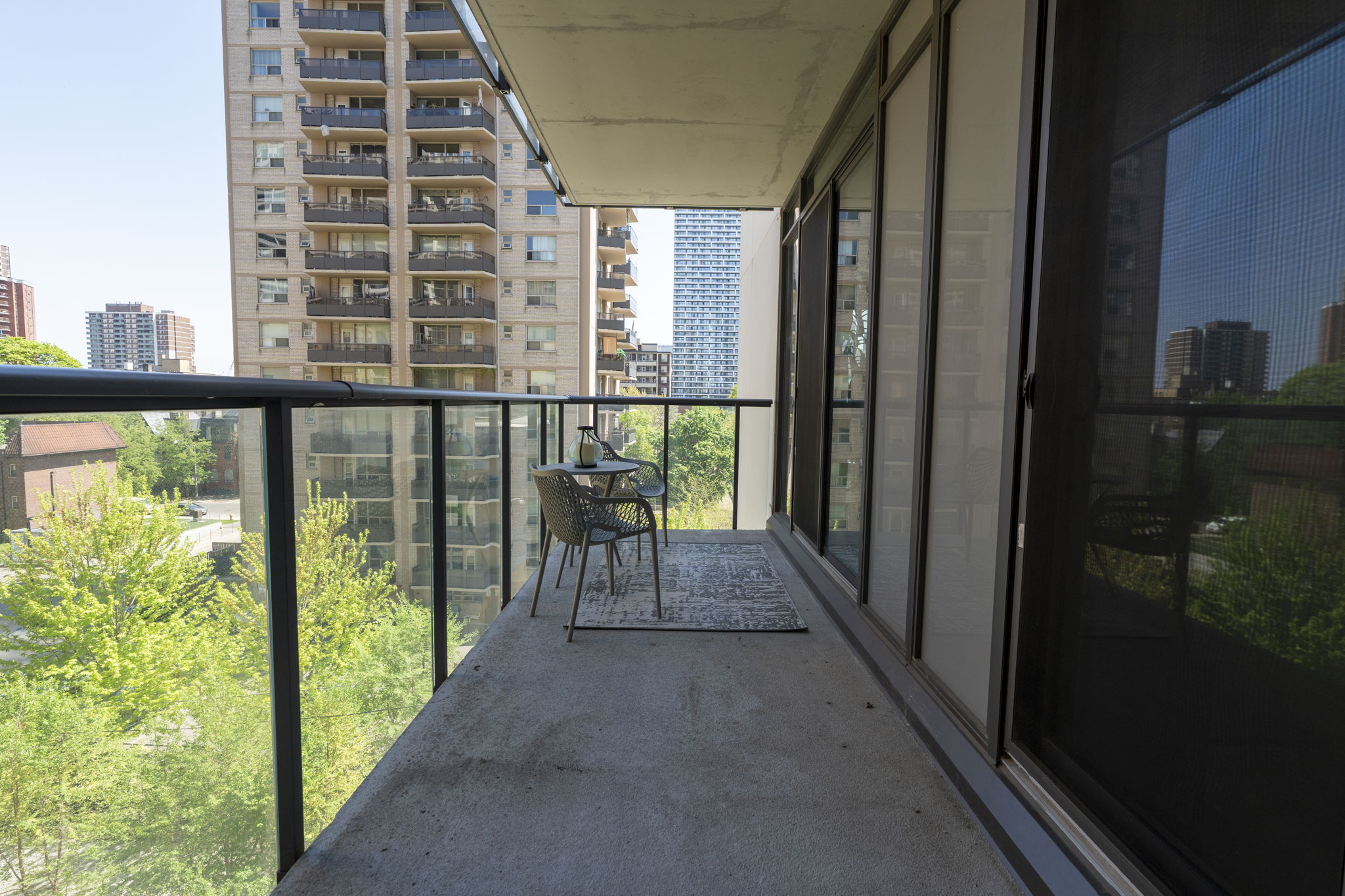 BALCONY 8