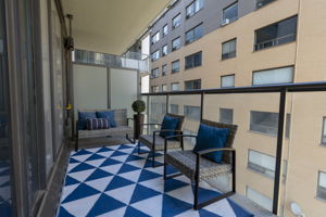 BALCONY 7