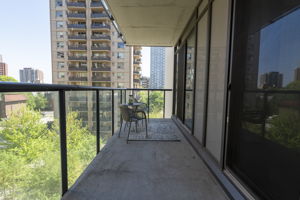 BALCONY 8