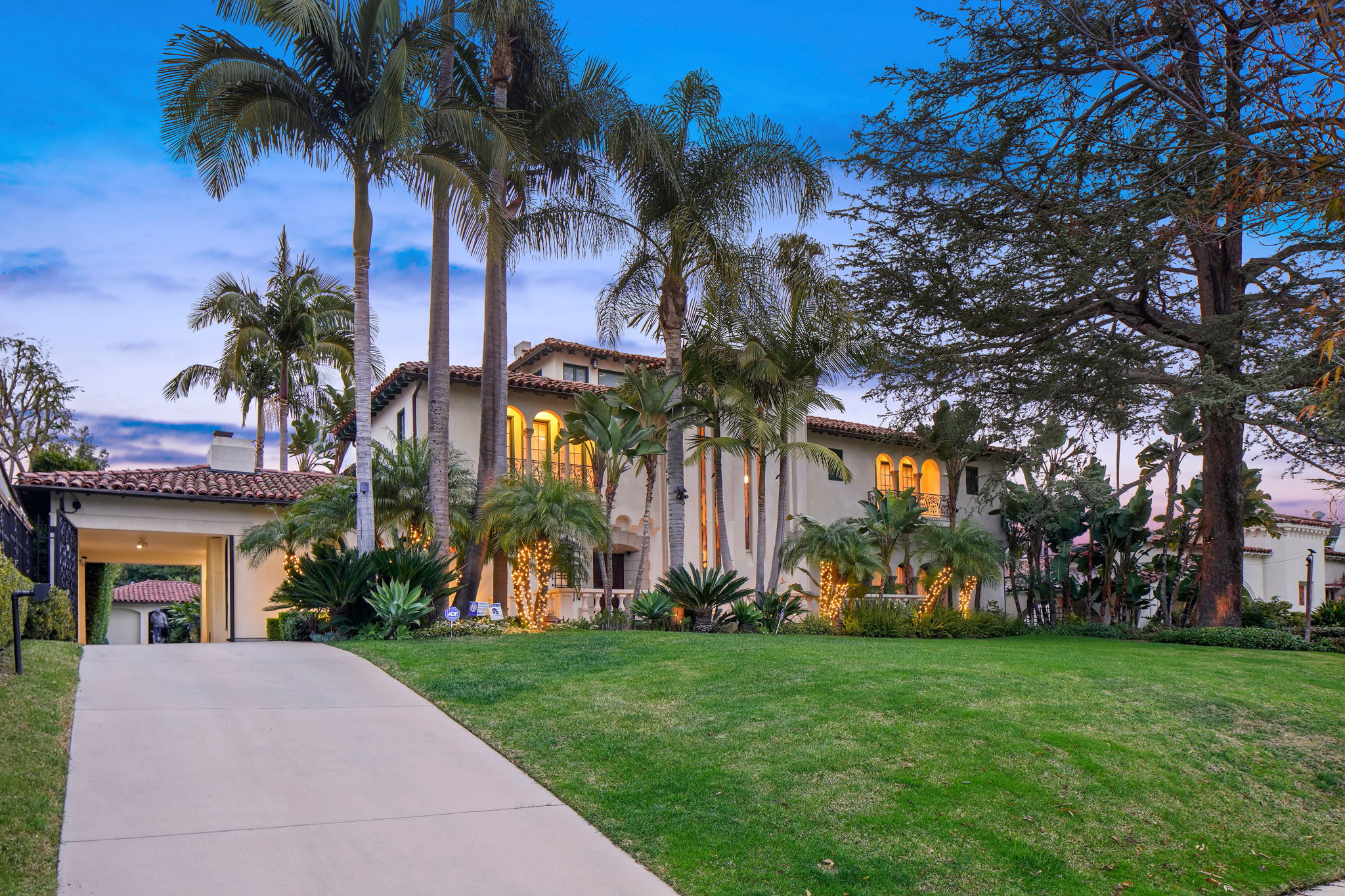 810 N Linden Drive-100