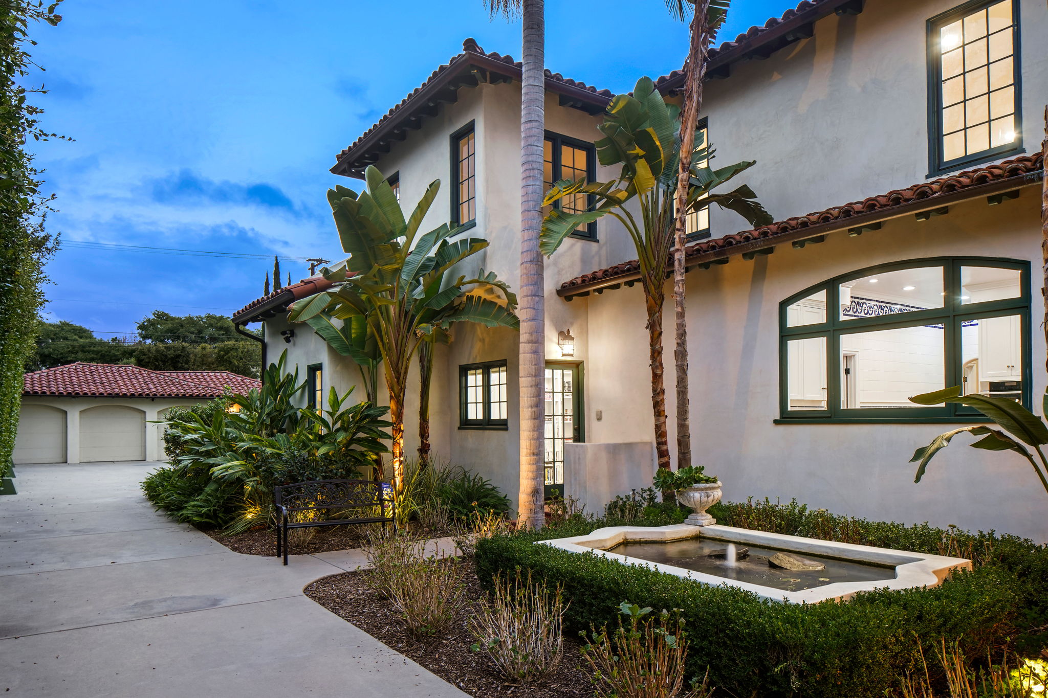 810 N Linden Drive-108