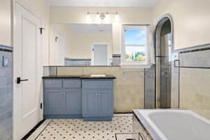 810 N Linden Drive-70