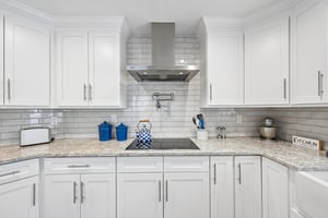 Plymouth St-S2506-018.jpg