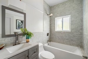 810 S Longwood Avenue-26.jpg