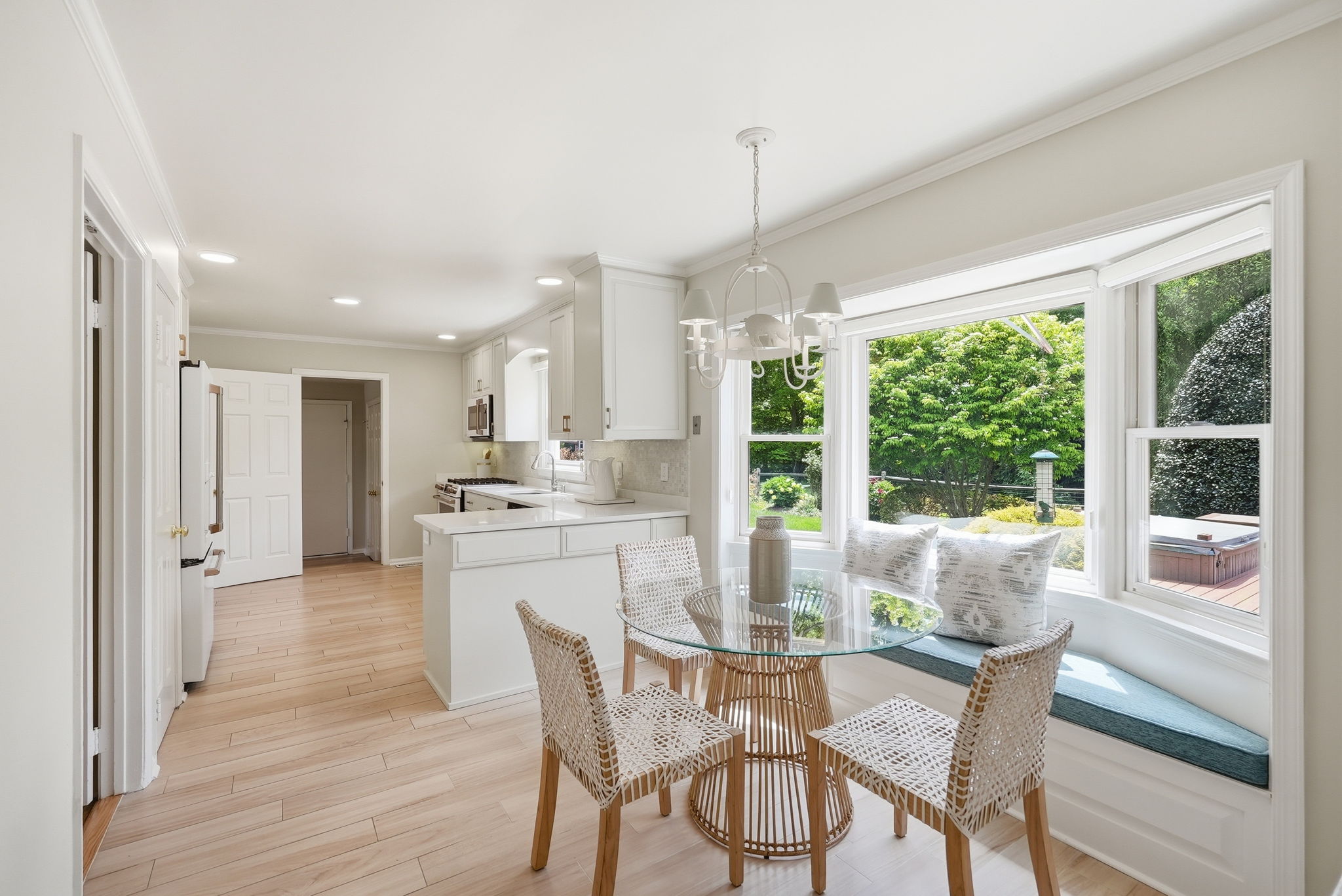 Breakfast Area with Window Seat