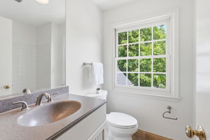 Hall Full Bath 1