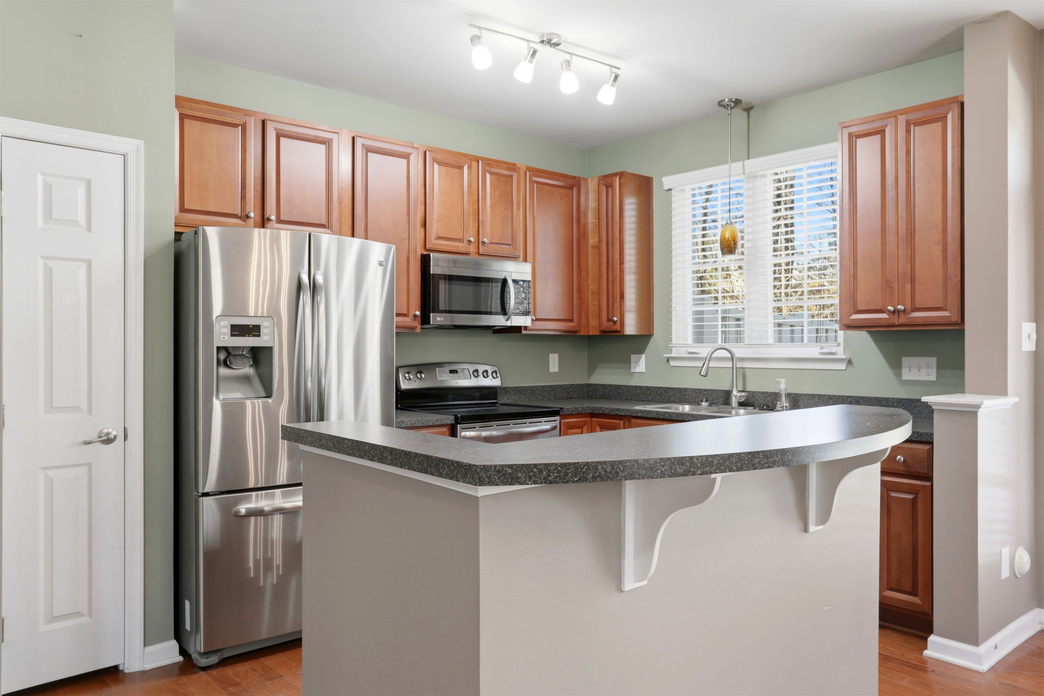 09-Kitchen