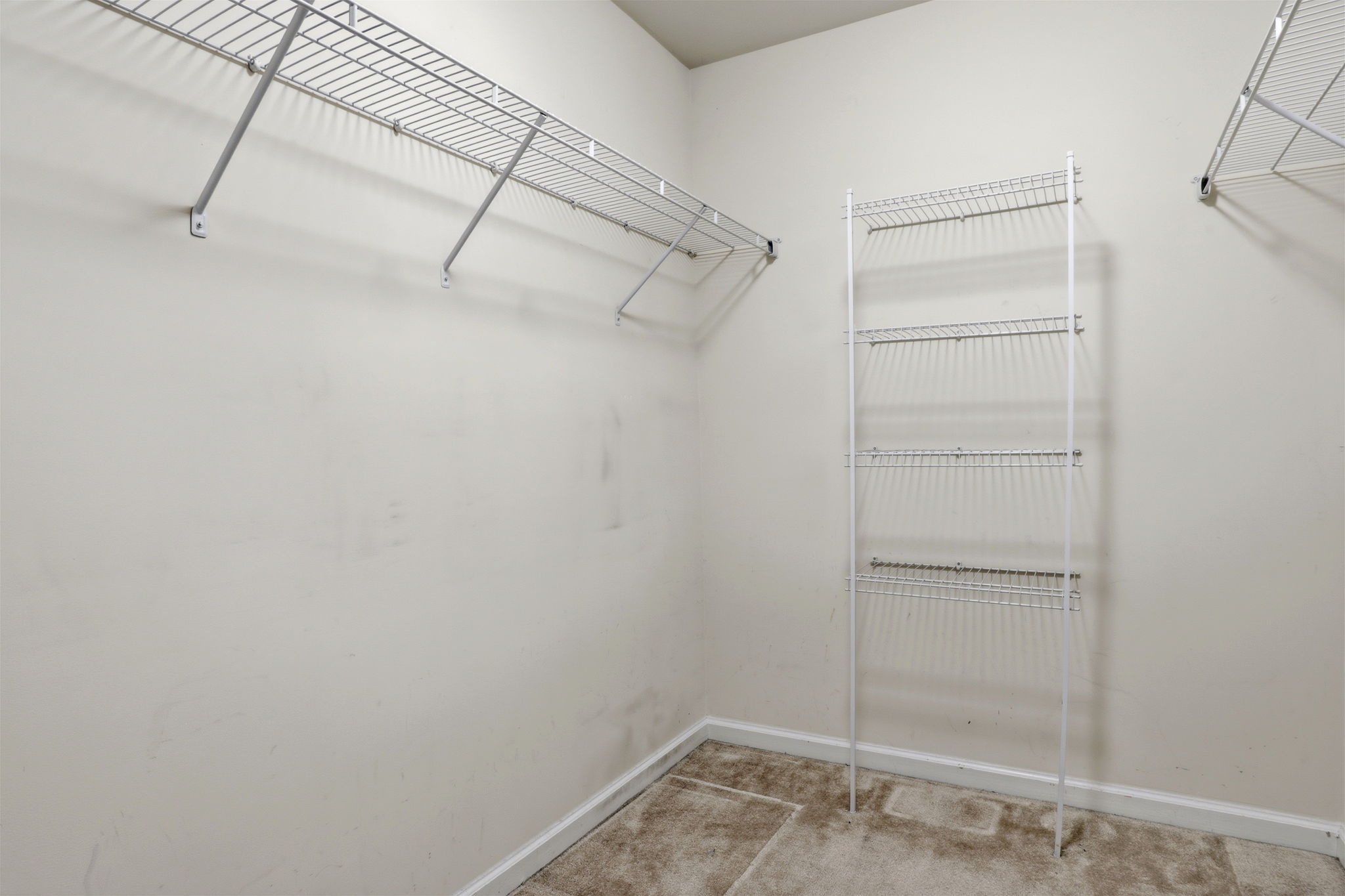 19-Primary Closet