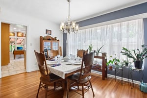 E 10th St-S1805-017.jpg
