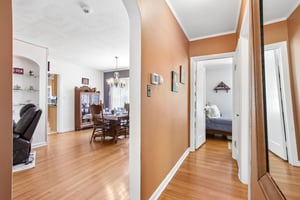 E 10th St-S1805-023.jpg