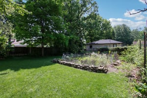 E 10th St-S1805-047.jpg