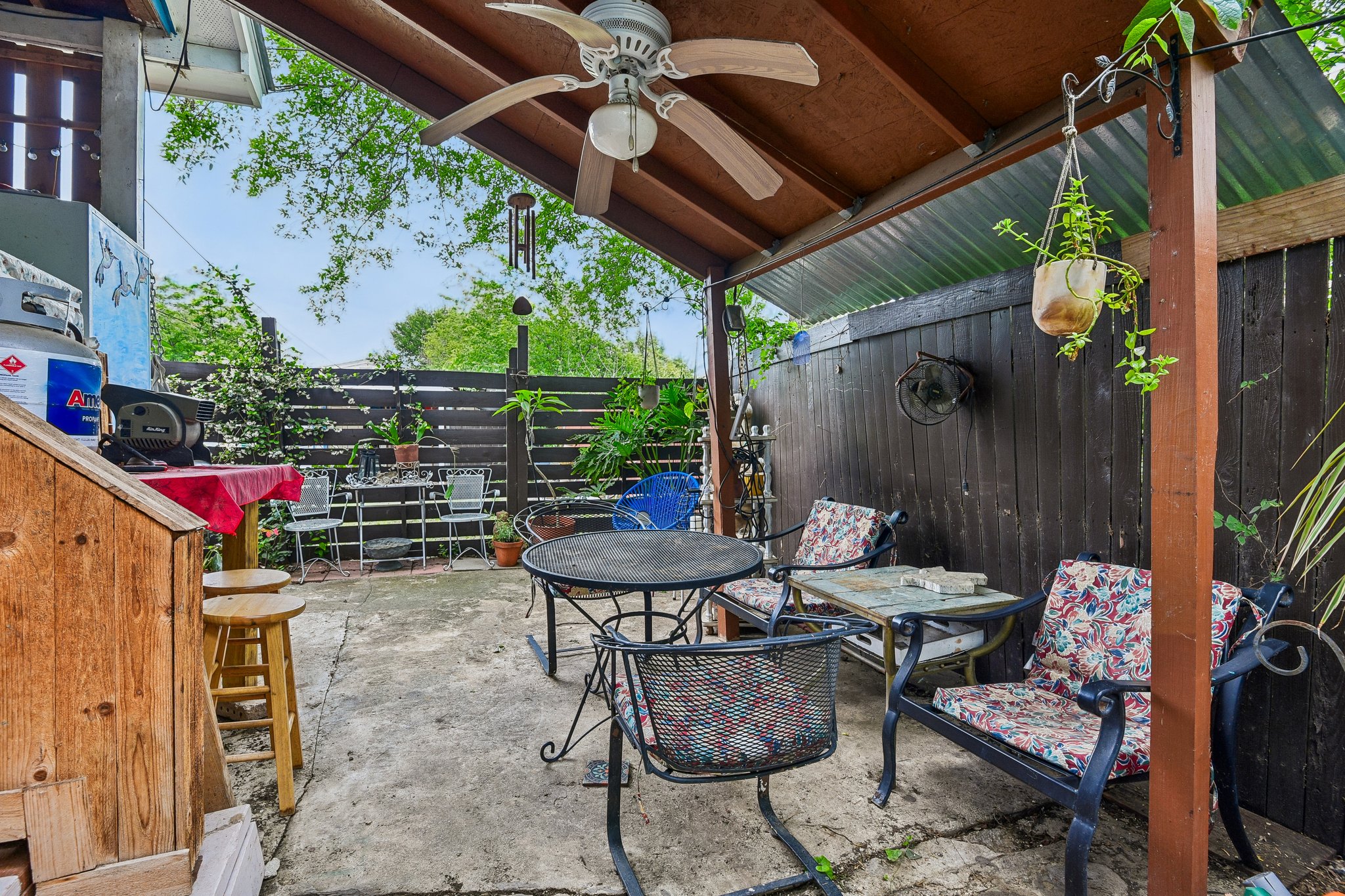 Janda Susan Rd-S0605-043.jpg