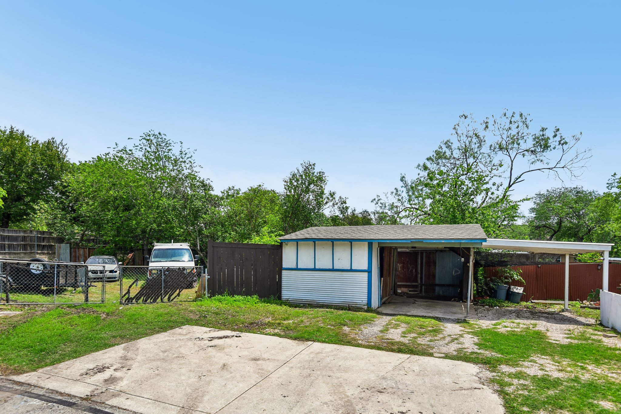 Janda Susan Rd-S0605-050.jpg