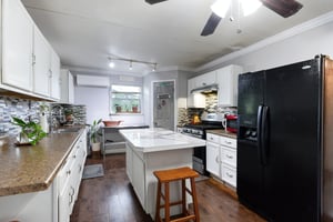 Janda Susan Rd-S0605-020.jpg