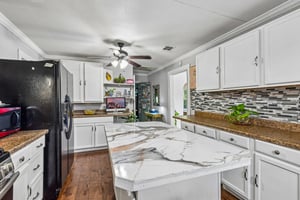 Janda Susan Rd-S0605-022.jpg