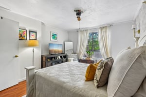Janda Susan Rd-S0605-038.jpg