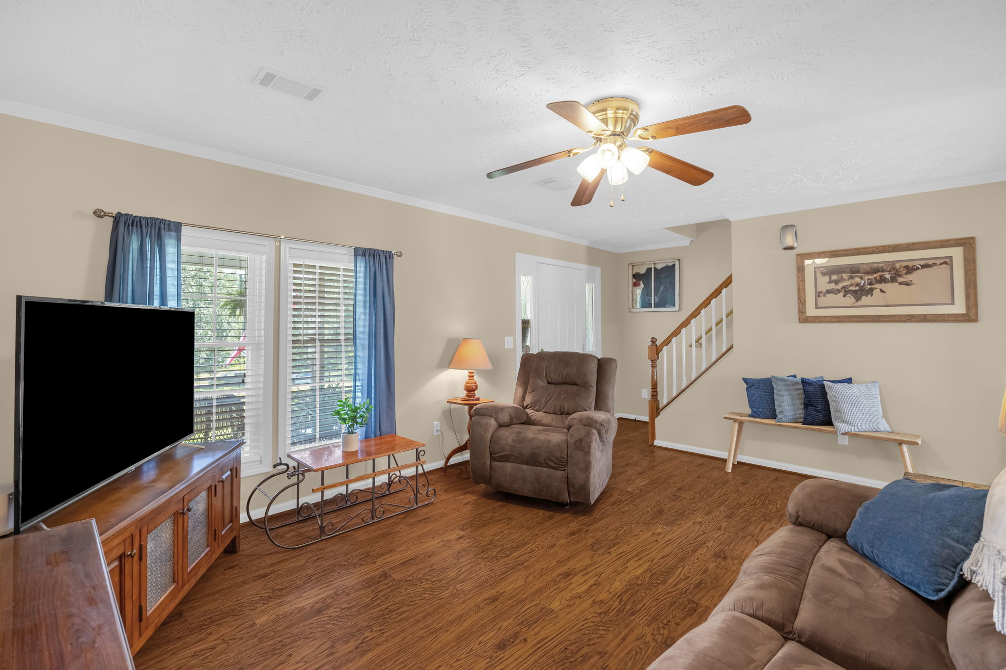 8104 Leabourne Rd-8