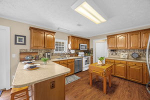 8104 Leabourne Rd-11