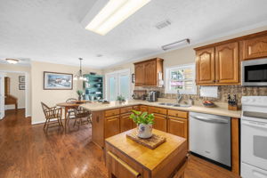 8104 Leabourne Rd-14