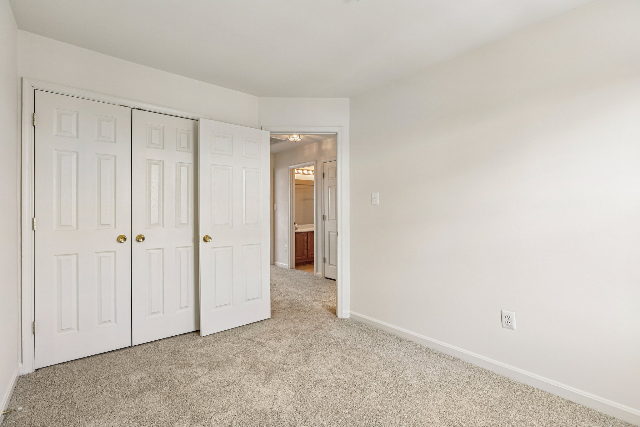 Mallard Shore Dr-S0402-021.jpg