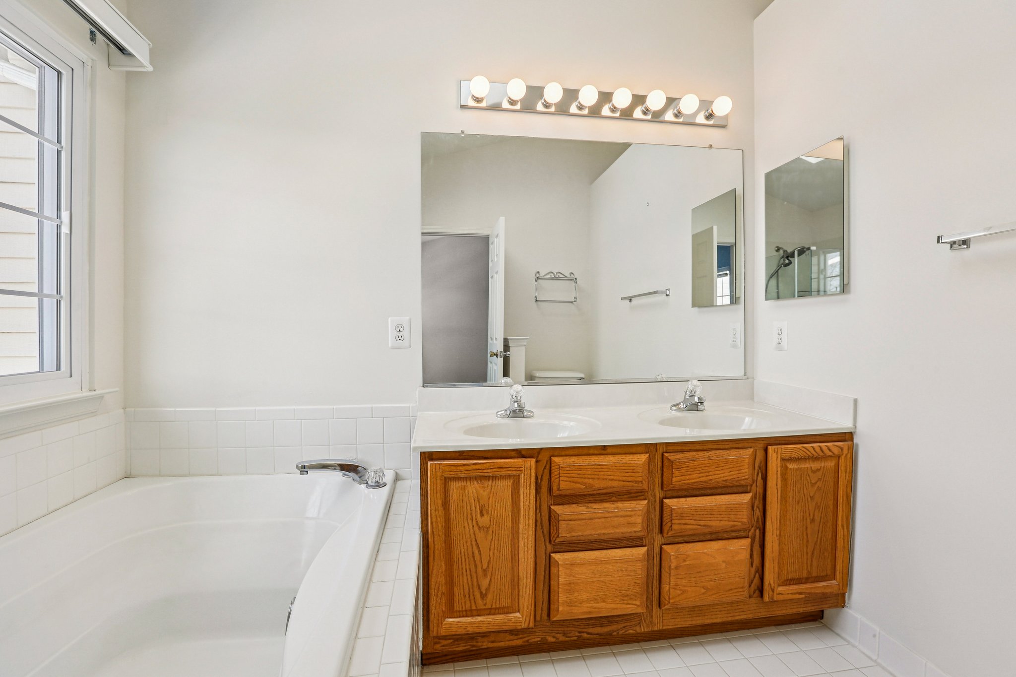 Mallard Shore Dr-S0402-032.jpg