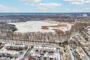 Mallard Shore Dr-S0402-052.jpg