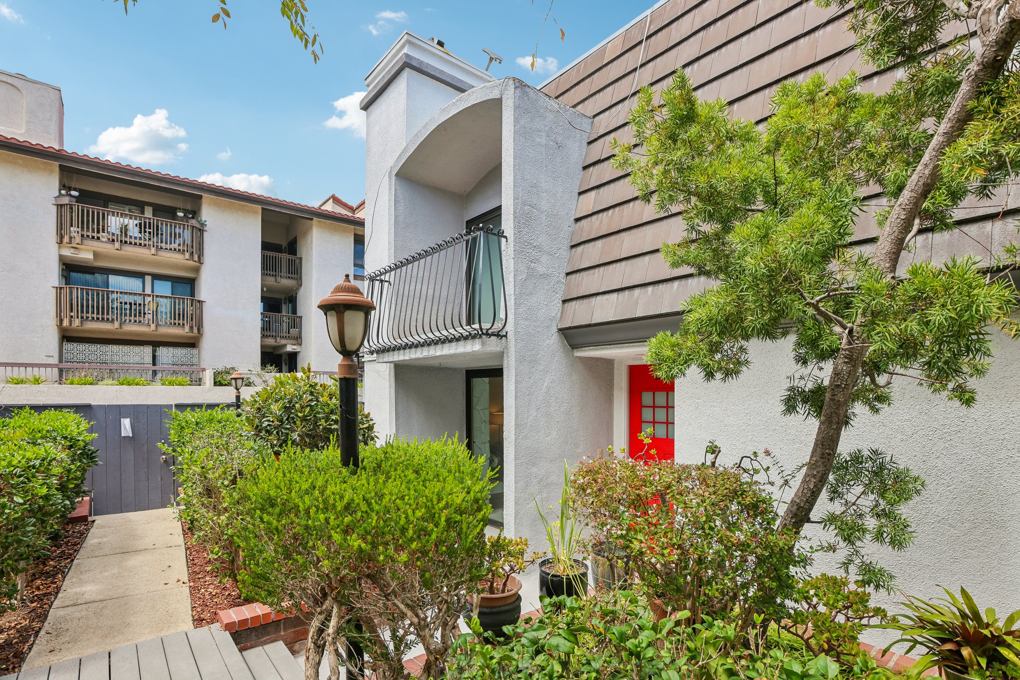 Redlands St 107-S2707-010.jpg